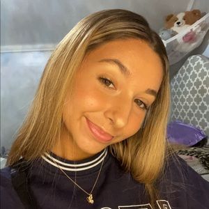 Meet your Posher, Michala